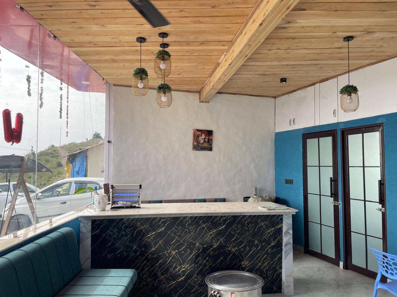 Reception & lobby